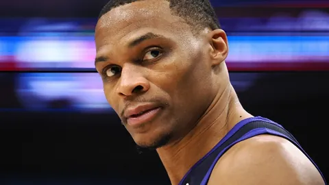 老鹰以35分逆转胜76人，终结雄鹿七连胜辉煌